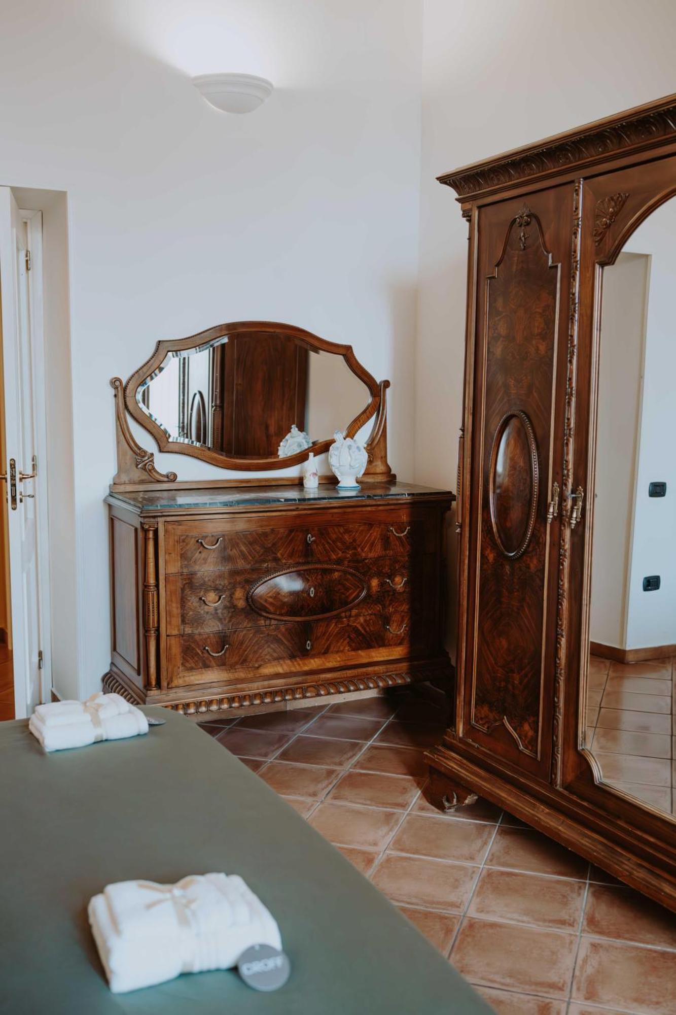 San Gregorio Luxury Apartments Наполи Екстериор снимка